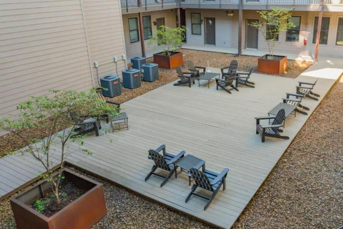 Cozysuites Music Row Bold 1Br W Free Parking 내슈빌 외부 사진