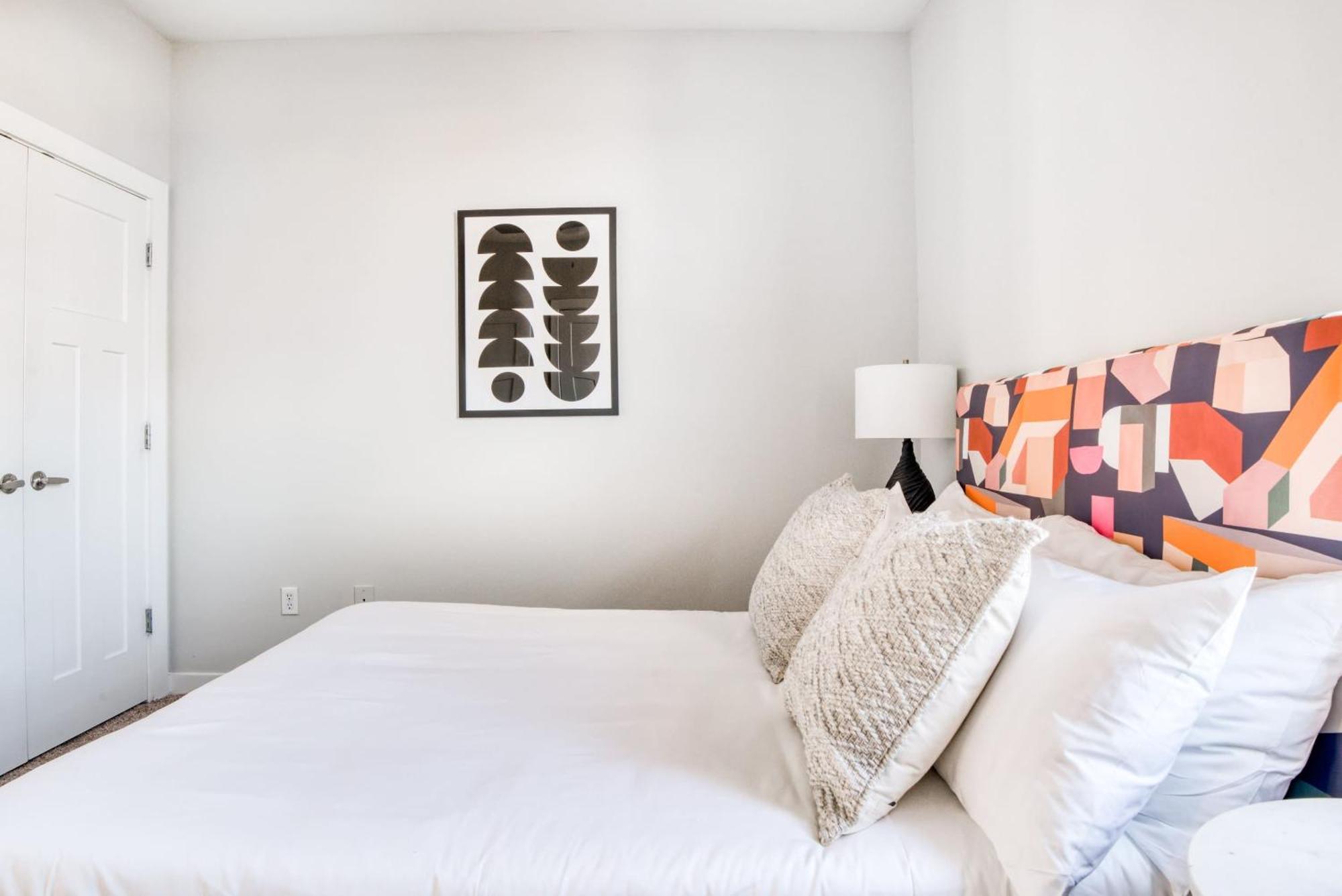 Cozysuites Music Row Bold 1Br W Free Parking 내슈빌 외부 사진