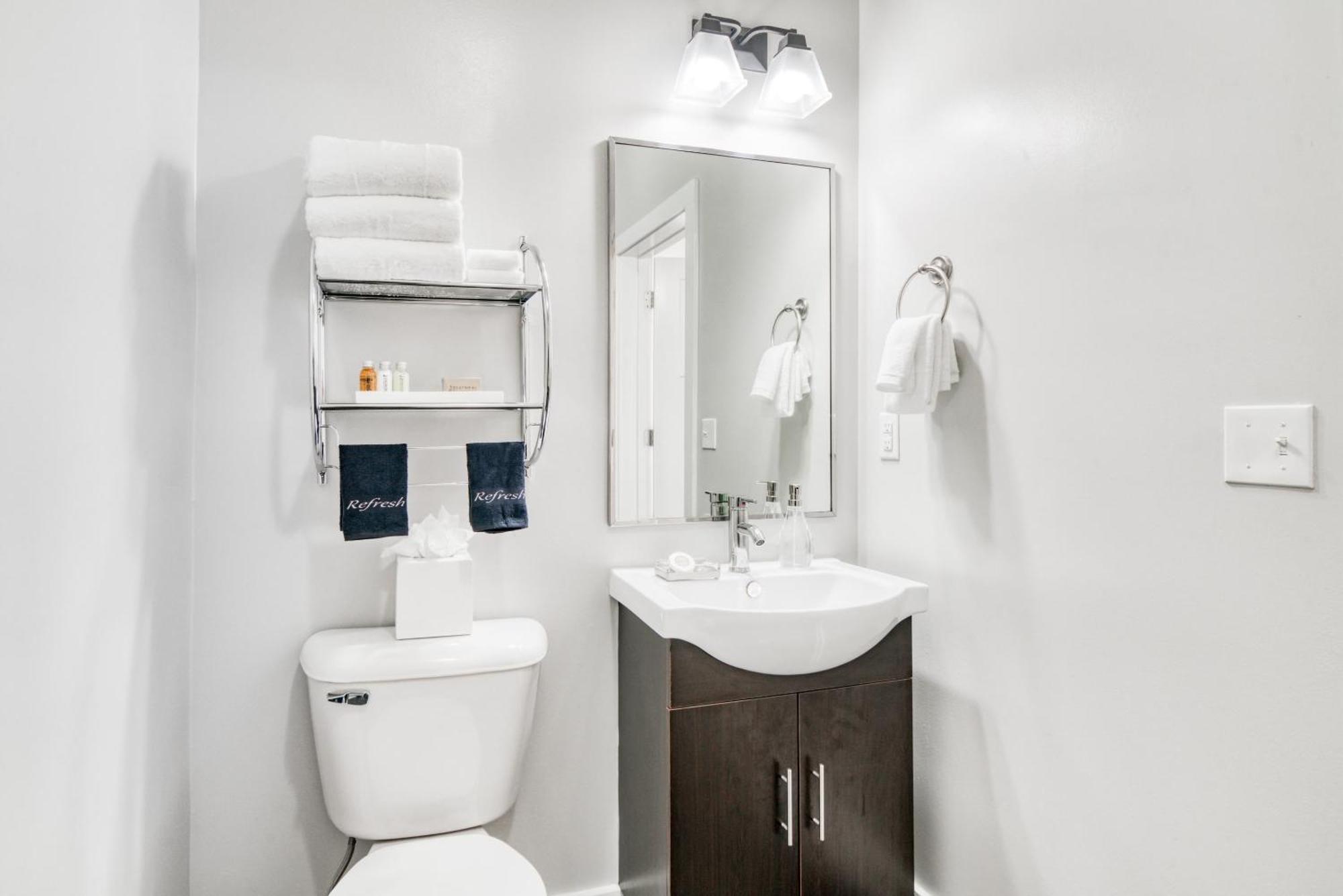 Cozysuites Music Row Bold 1Br W Free Parking 내슈빌 외부 사진