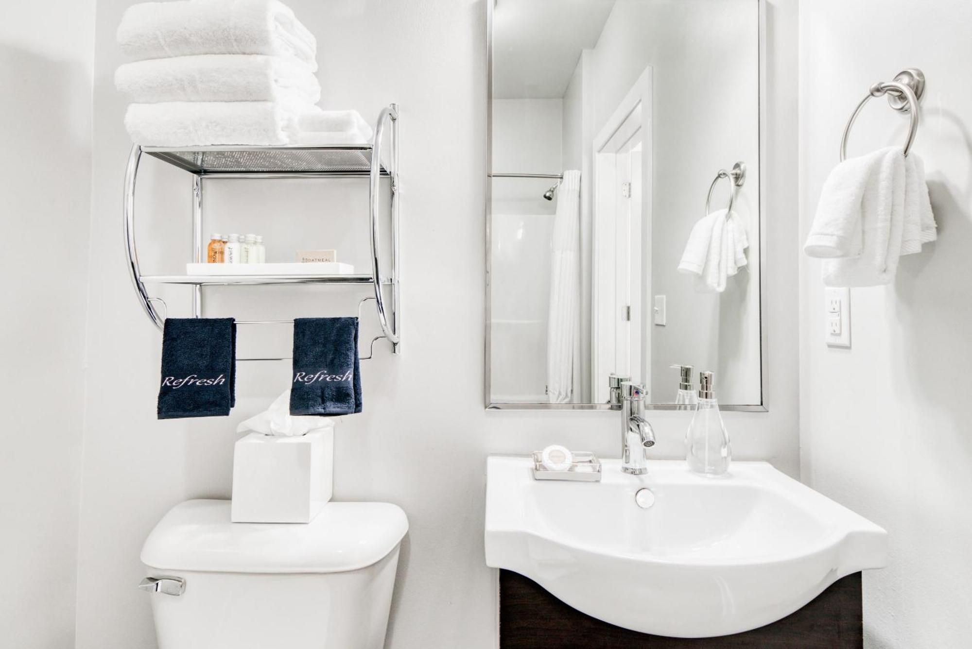 Cozysuites Music Row Bold 1Br W Free Parking 내슈빌 외부 사진