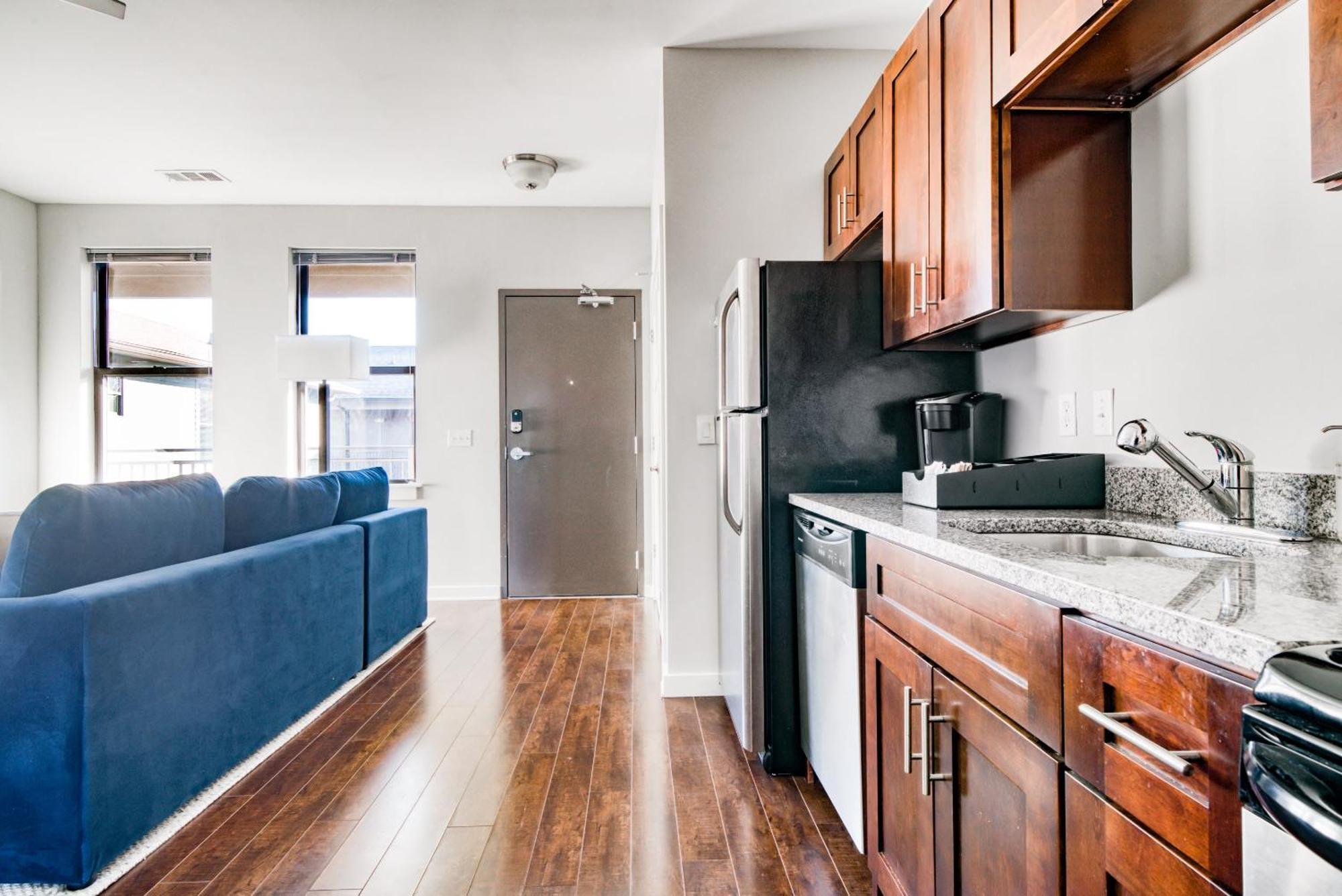 Cozysuites Music Row Bold 1Br W Free Parking 내슈빌 외부 사진