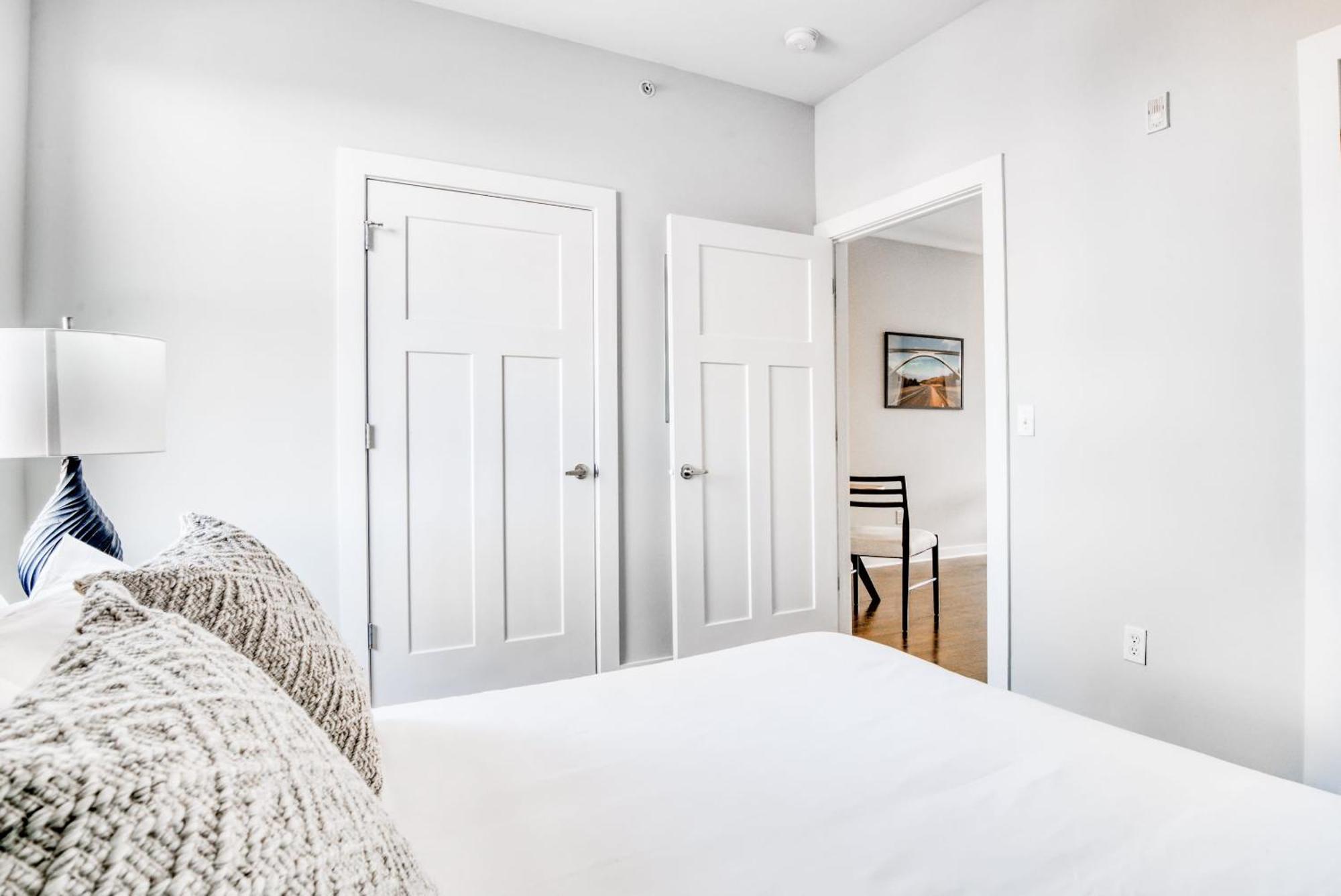 Cozysuites Music Row Bold 1Br W Free Parking 내슈빌 외부 사진